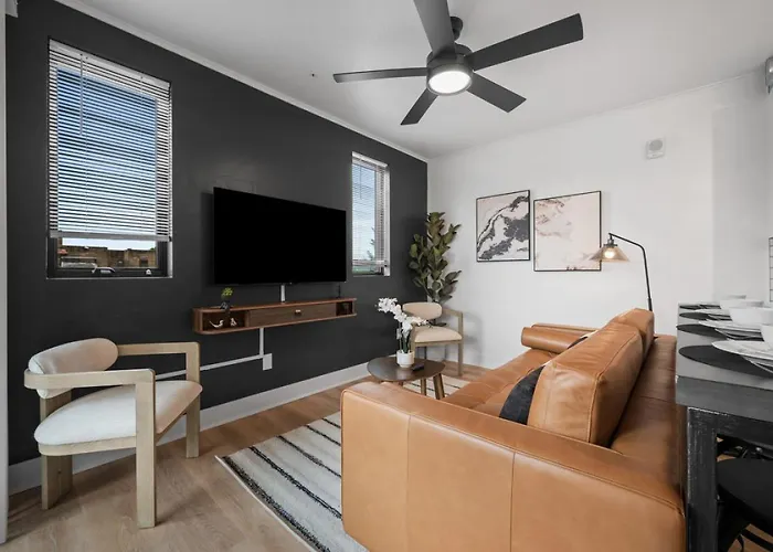 Pfr - Highland, 3br 2ba Shadyside Condo, Penthouse Unit, 2 Decks, Off-street Parking, 4th Floor Walkup Pittsburgh
